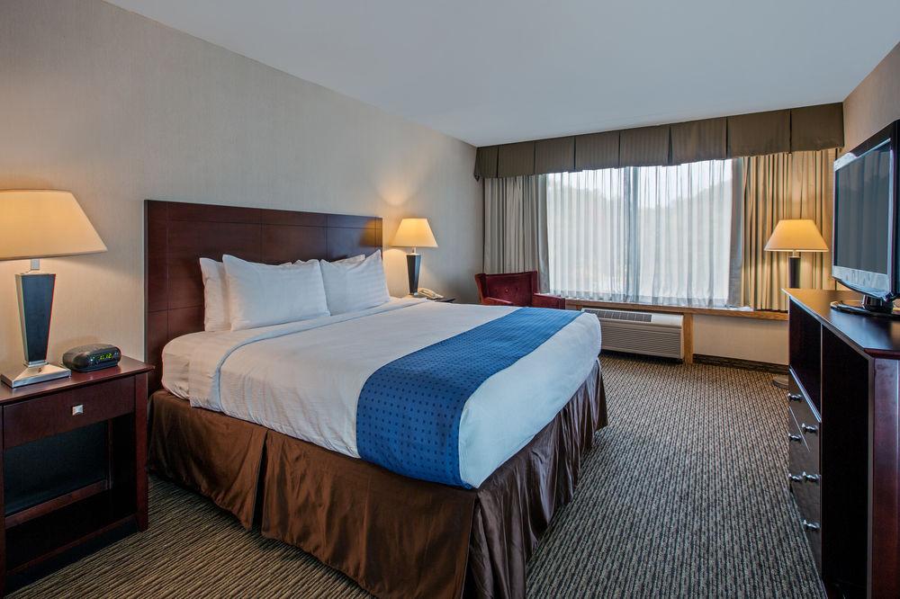Fairfield Inn & Suites Springfield Enfield Extérieur photo