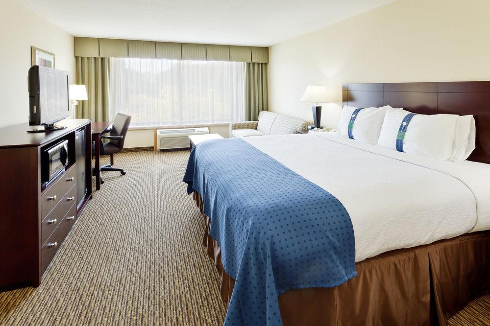 Fairfield Inn & Suites Springfield Enfield Extérieur photo