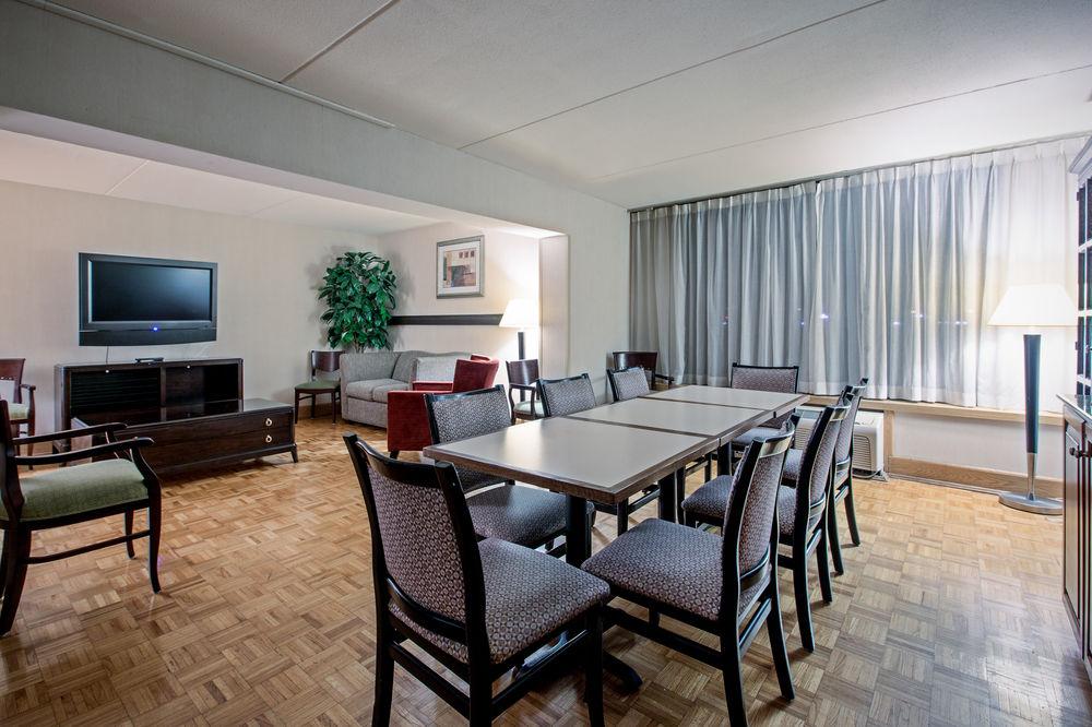 Fairfield Inn & Suites Springfield Enfield Extérieur photo