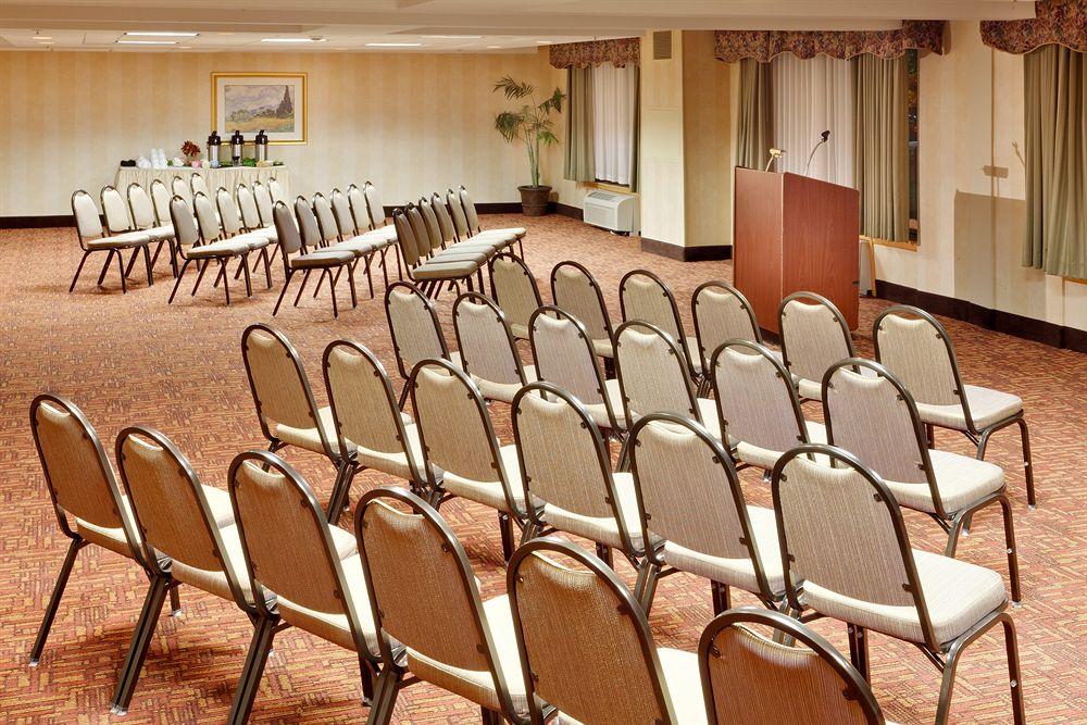 Fairfield Inn & Suites Springfield Enfield Extérieur photo