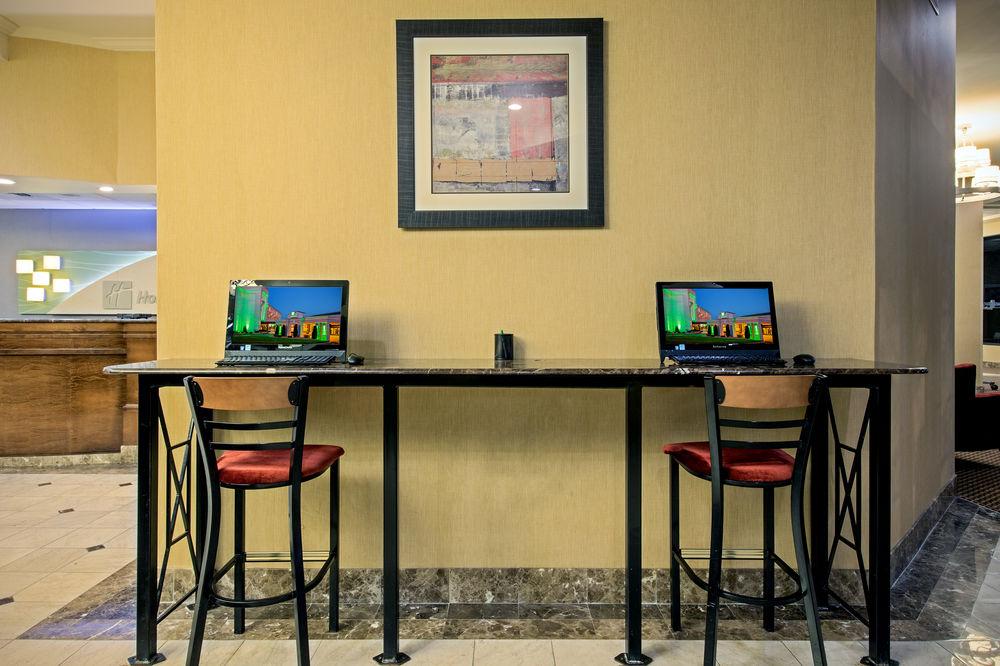 Fairfield Inn & Suites Springfield Enfield Extérieur photo