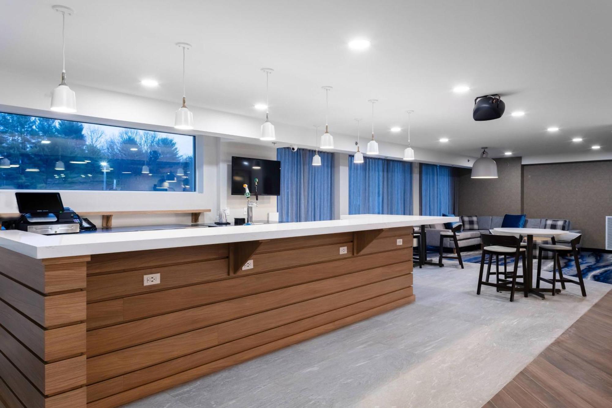 Fairfield Inn & Suites Springfield Enfield Extérieur photo