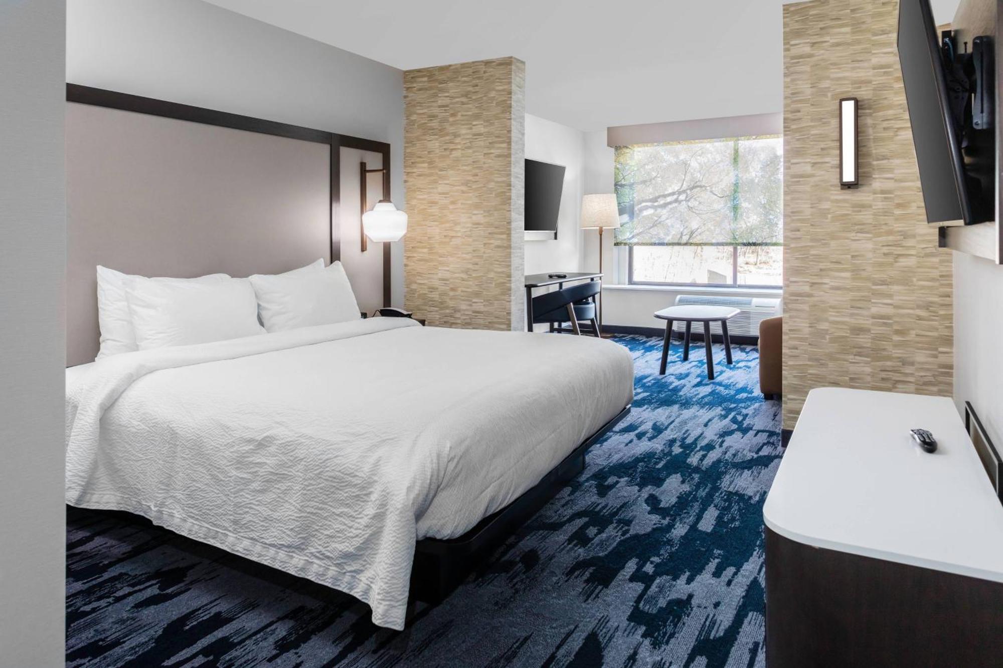 Fairfield Inn & Suites Springfield Enfield Extérieur photo