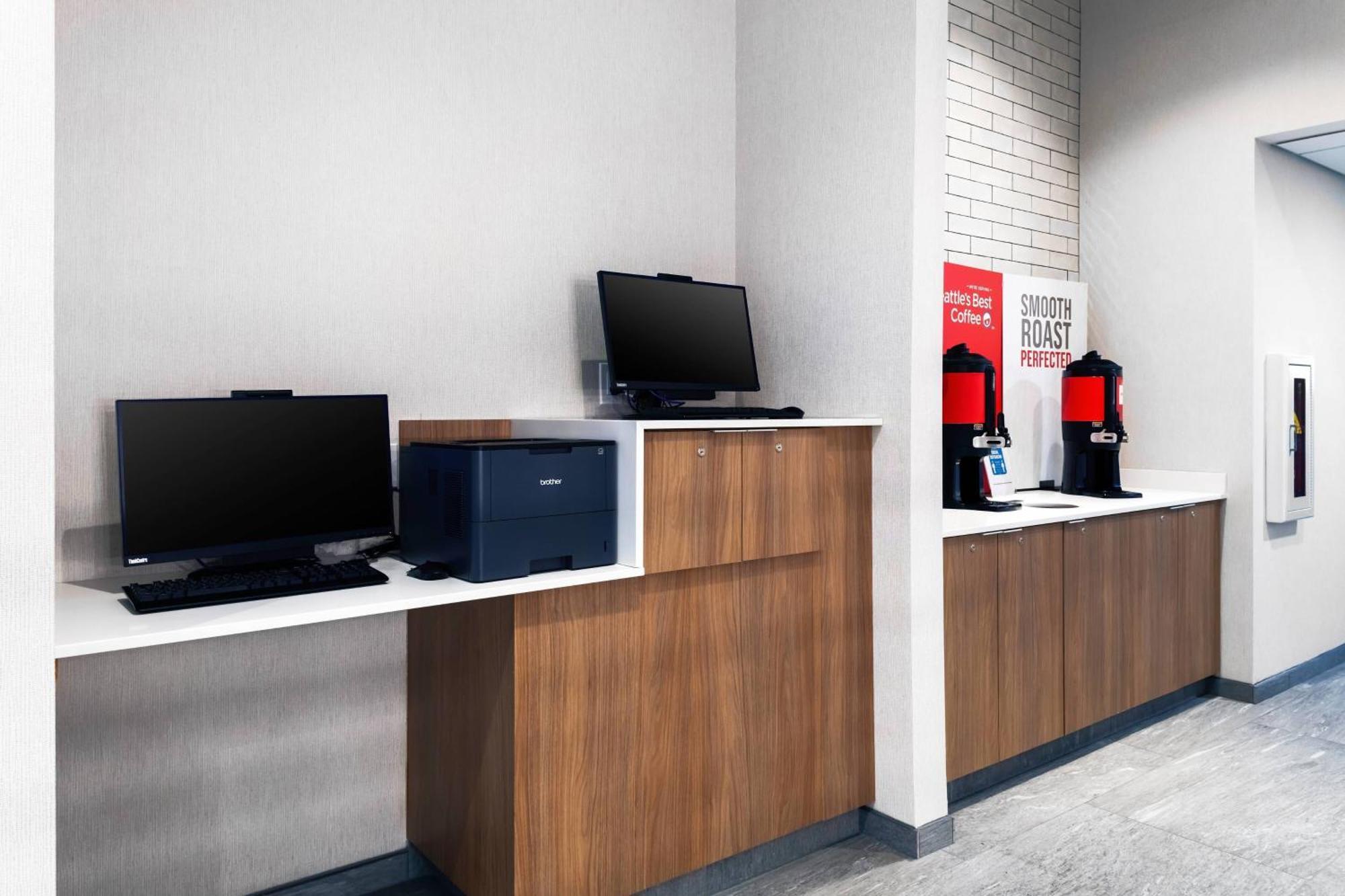 Fairfield Inn & Suites Springfield Enfield Extérieur photo